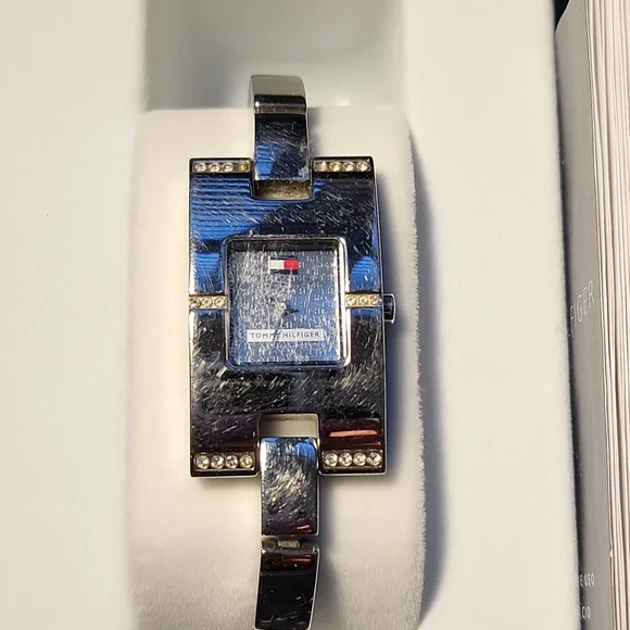 Vintage Tommy Hilfiger Watch - Picture 2 of 4